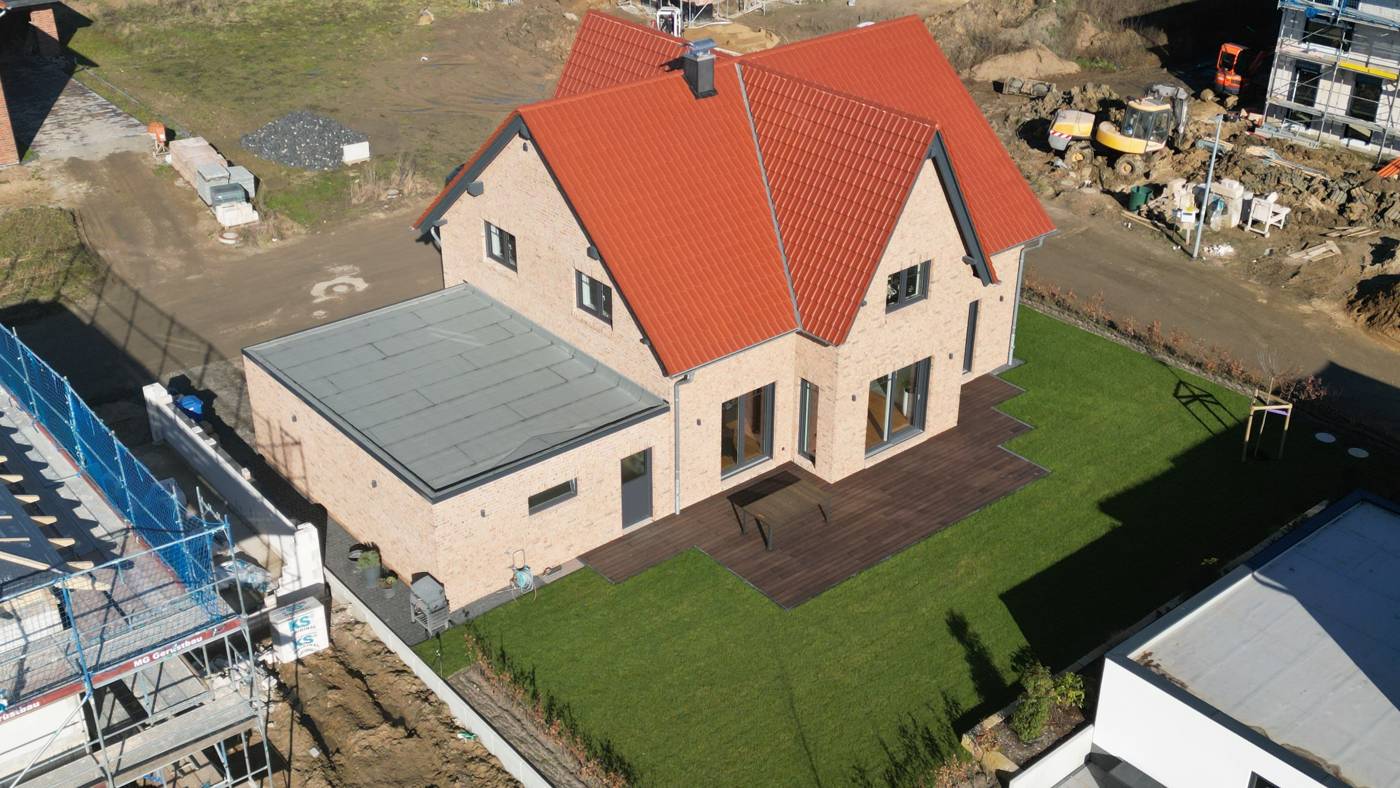 Von BS-Bau gebautes Einfamilienhaus mit Garten im Neubaugebiet Schwülper